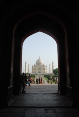 Approaching the mausoleum, Taj Mahal